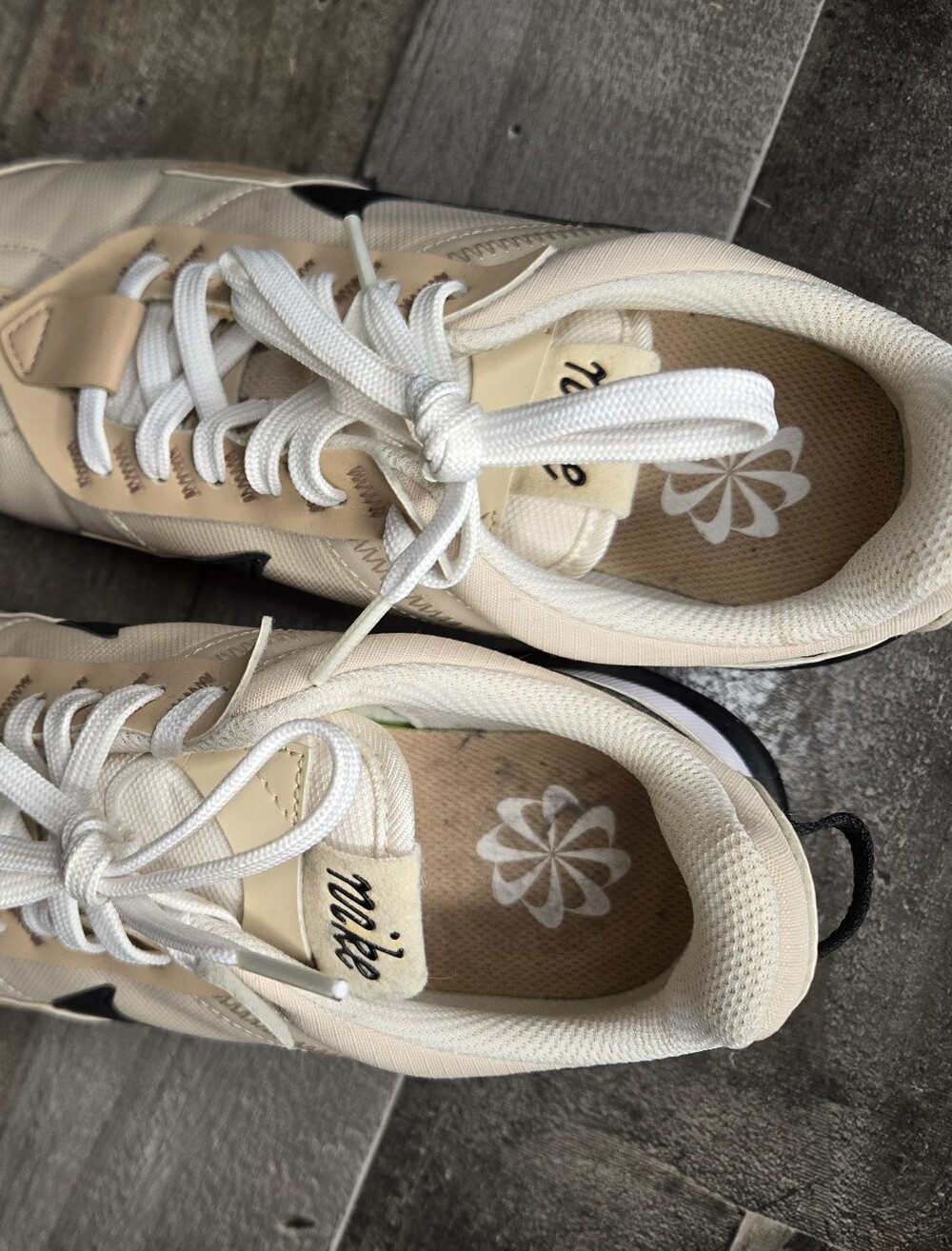 nike air max pre-day oatmeal sneakers - Picture 6 of 6